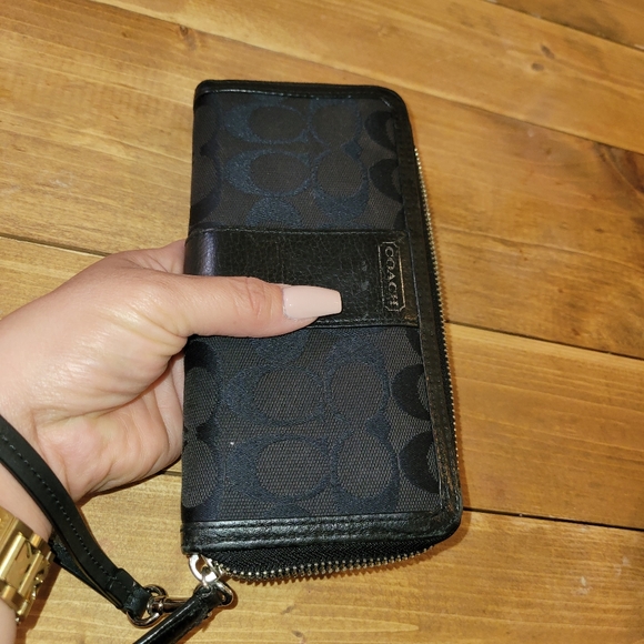 Authentic Coach Wristlet Wallet - Picture 9 of 11